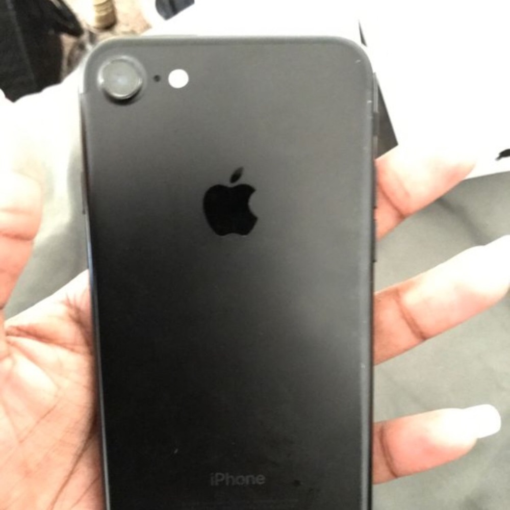 Apple iPhone 7